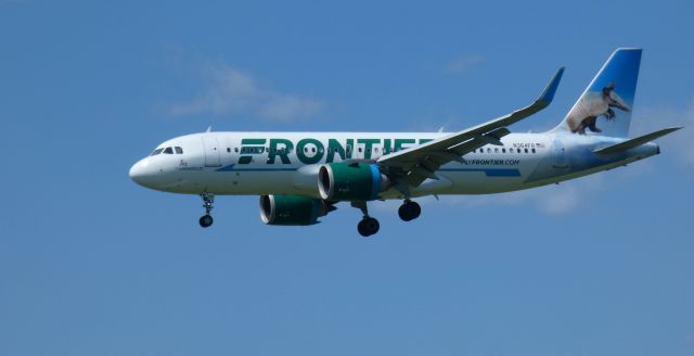 Airbus A320neo (N364FR) - On short final is this 2019 Frontier Airlines Airbus 320-251N from the Spring of 2022 with "Tex" the Armadillo having the tail view.
