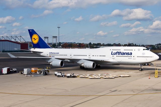 Boeing 747-400 (D-ABVZ) - Niedersachsen !