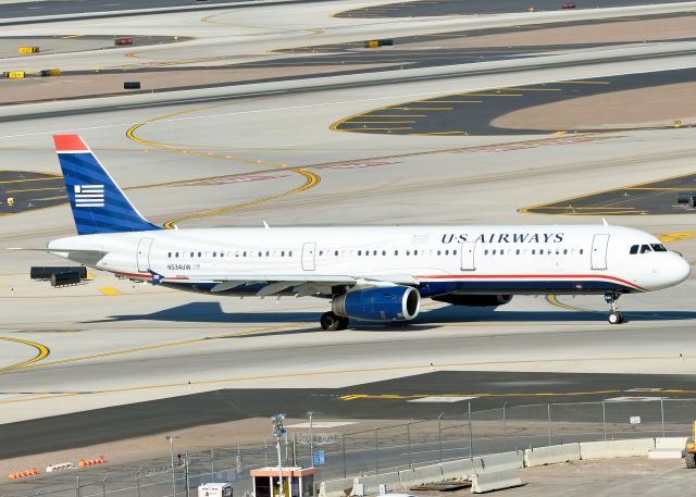 Airbus A321 (N534UW)