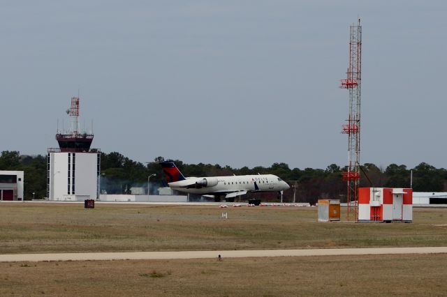 Canadair Regional Jet CRJ-200 (N878AS)