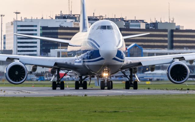 BOEING 747-8 (VQ-BFE)