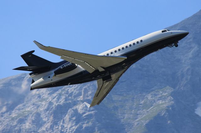 Dassault Falcon 7X (G-SVNX)