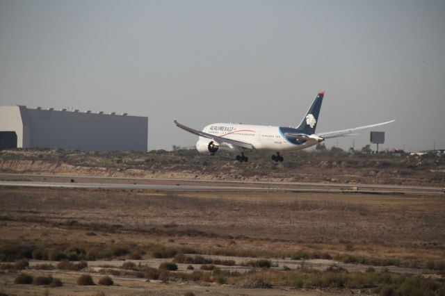 Boeing 787-8 (N966AM) - FINAL APPROACH 27 MMTJ