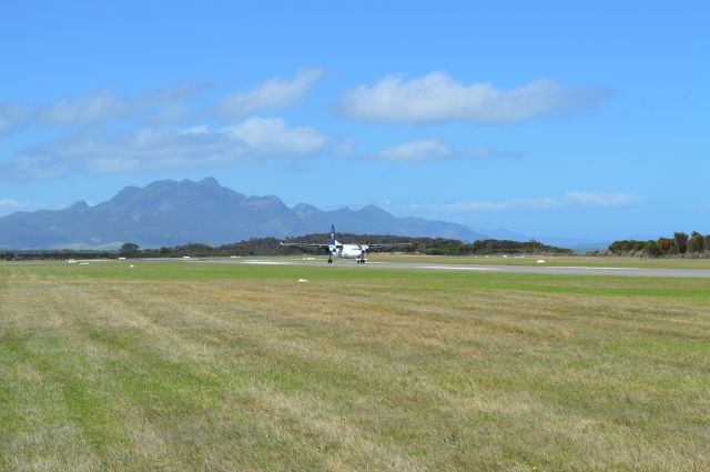 Fokker Maritime Enforcer (VH-FKZ) - Landing RWY32 at YFLI, March 2015