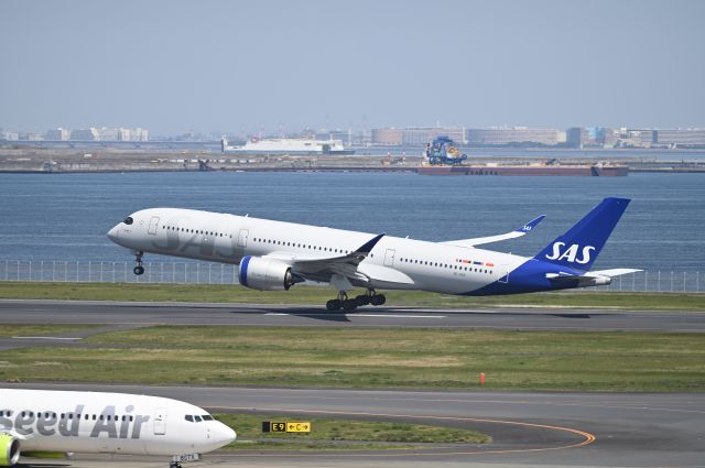 Airbus A350-900 (SE-RSD) - 09.Apr.2023br /Haneda International Airport Terminal 2br /From the observation deck! !