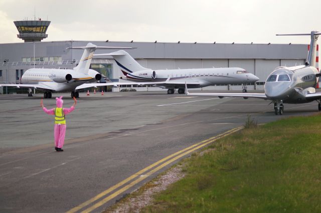 Cessna Citation CJ1 (LX-JET) - " Pink Rabbit marshaller"  Paris Le Bourget Airport  EASTER 2018