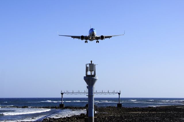 Boeing 737-800 (OO-JAN)