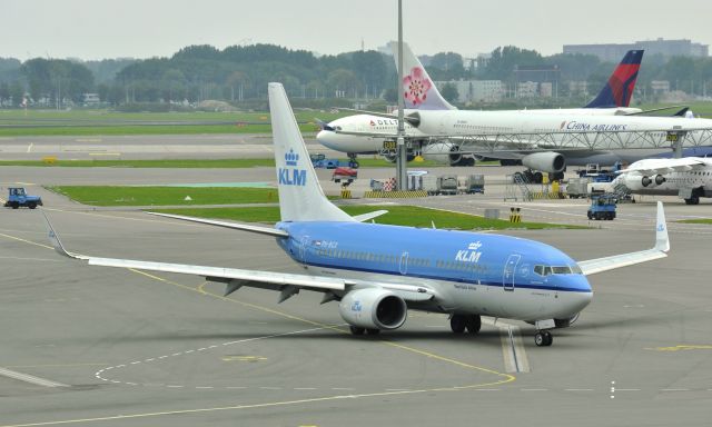 Boeing 737-700 (PH-BGX) - KLM Royal Dutch Airlines Boeing 737-7K2(WL) PH-BGX in Amsterdam