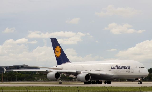 Airbus A380-800 (D-AIMI)