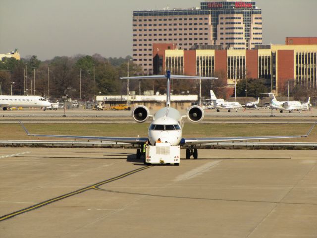 Canadair Regional Jet CRJ-900 (N135EV)
