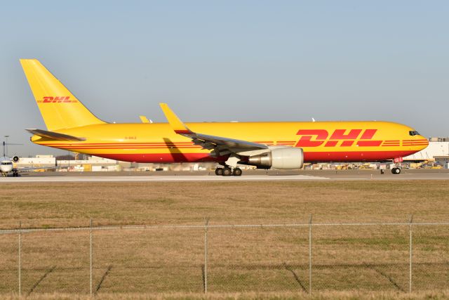 BOEING 767-300 (G-DHLE) - 03-21-21