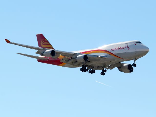 BOEING 777-200LR (TC-ACG)