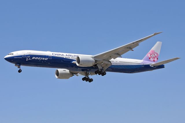 BOEING 777-300ER (B-18007) - Lands at LAX.