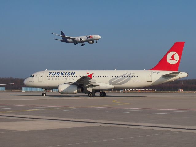 Airbus A320 (TC-JPI)