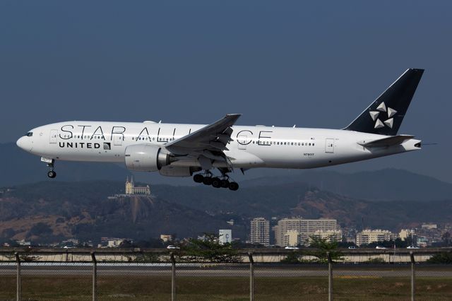 Boeing 777-200 (N78017)