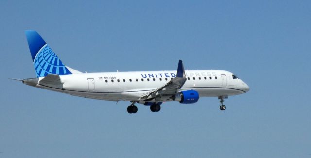 Embraer 175 (N87364) - On final is this 2020 United Airlines Express Embraer ERJ-175LL in the Spring of 2021.