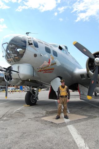 Boeing B-17 Flying Fortress (N5017N) - EAAs Aluminum Overcast.