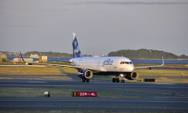 Airbus A320 (N827JB) - JetBlue Airways Airbus A320-232(WL) N827JB in Boston 