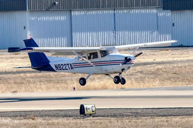 Cessna Skyhawk (N922TA) - Cessna 172R at Livermore Municipal. December 2020