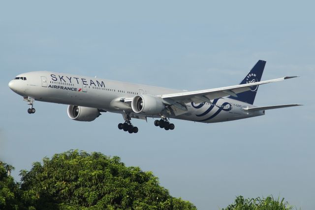 BOEING 777-300ER (F-GZNT)