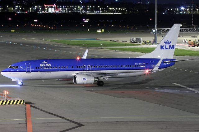 Boeing 737-700 (PH-BXB)