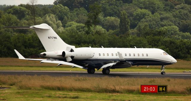 Bombardier Global 5000 (N717MK)