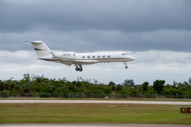 Gulfstream Aerospace Gulfstream IV (N771L) - Landing runway 5