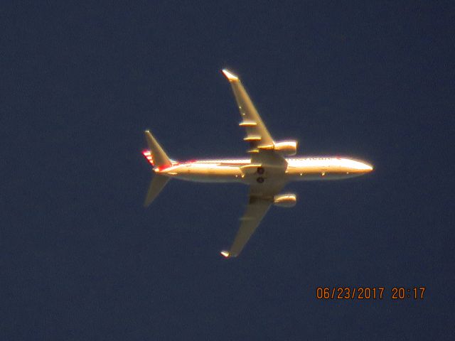 Boeing 737-800 (N927NN)