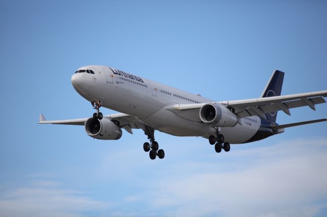 Airbus A330-300 (D-AIKD) - FRA-SEA  11-6-21