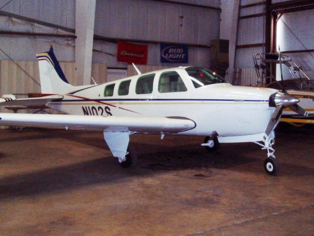 Beechcraft Duke (N102S)