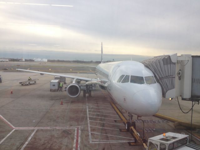 Airbus A321 (N559UW)