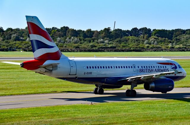 Airbus A319 (G-EUOE)