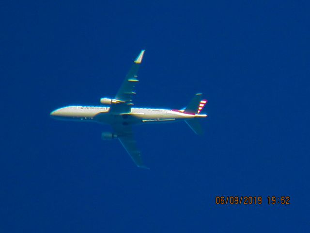 Embraer 175 (N269NN)