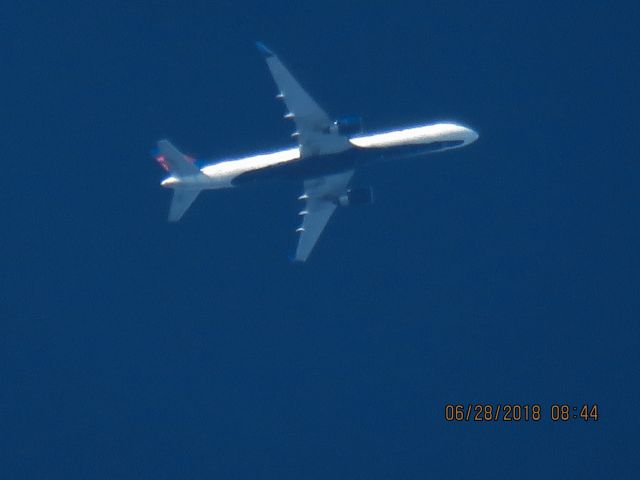 Boeing 757-200 (N6715C)