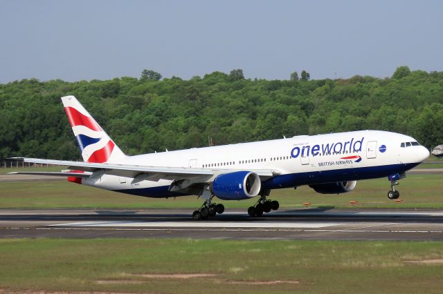 Boeing 777-200 (G-YMMT)