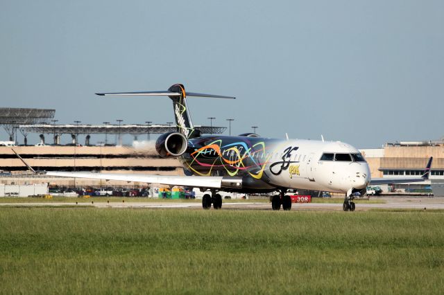 Canadair Regional Jet CRJ-900 (N821SK) - 35th Anniversary livery