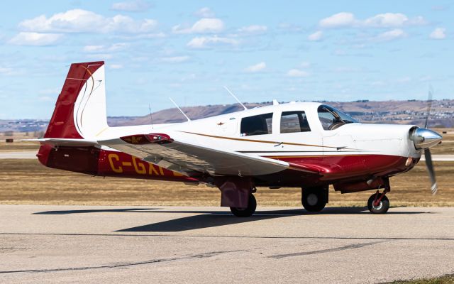 Mooney M-20 (C-GXPD)