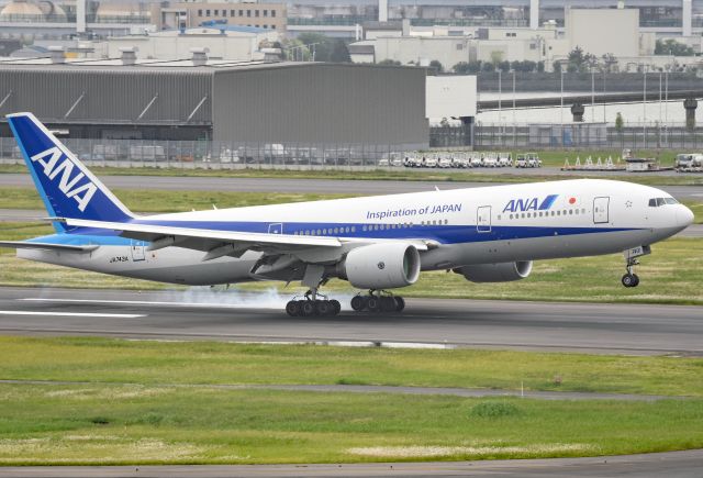 Boeing 777-200 (JA743A)