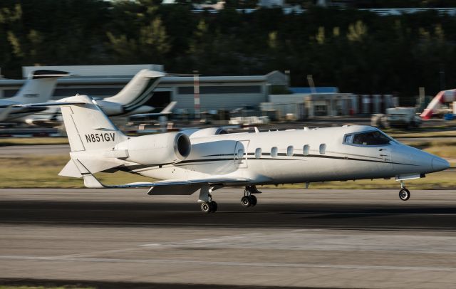 Learjet 60 (N851GV)