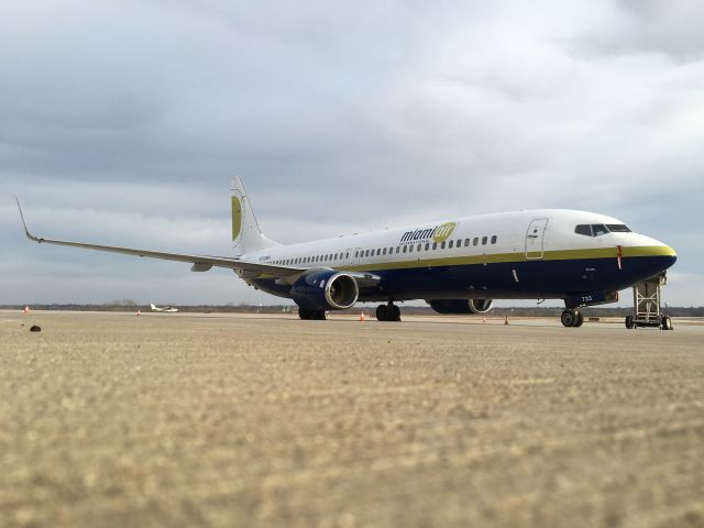 Boeing 737-800 (N733MA) - Got down low to the ground for a different view of one of Miamis 737s.