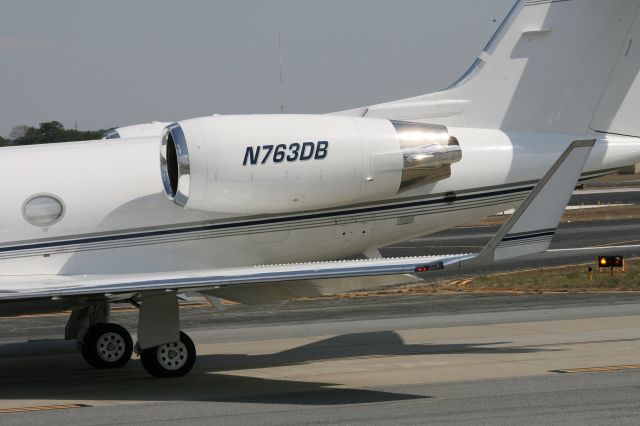 Gulfstream Aerospace Gulfstream IV (N763DB) - Too close for my long lens