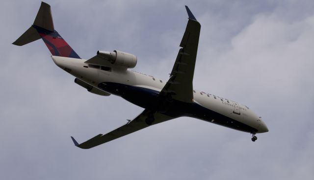 Aero Commander 500 (N477CA) - Landing RW16.