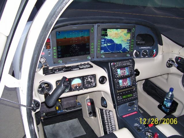 Cirrus SR-20 (N259SR)