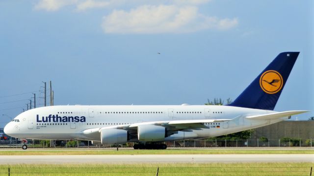 Airbus A380-800 (D-AIMI)