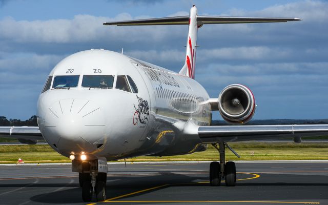 Fokker 100 (VH-FZO)