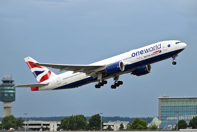 Boeing 777-200 (G-YMMF)