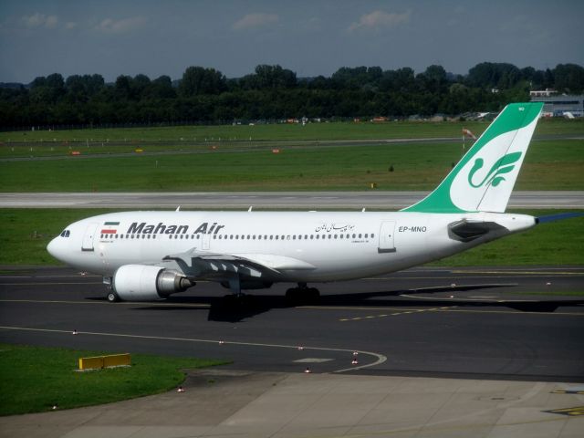 Airbus A310 (EP-MNO) - Since a few time, Mahan Air is coming to DUS. This bird, A310-300 EP-MNO, is - like may iranic planes - a former LH delivery of 1991.