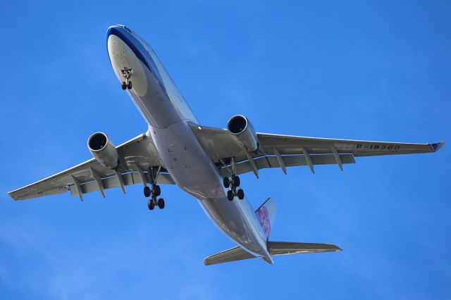 Airbus A330-300 (B-18360)