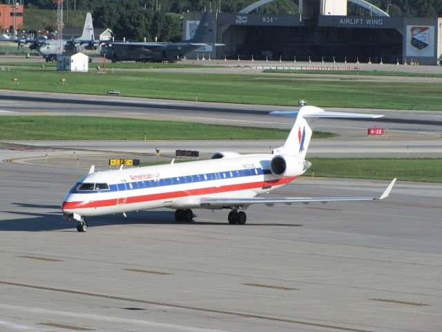 Canadair Regional Jet CRJ-700 (N500AE)