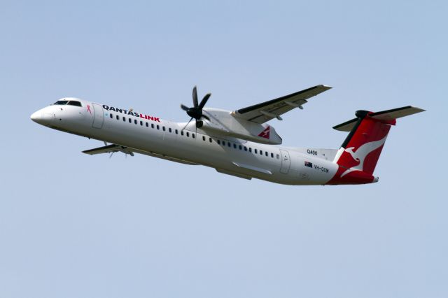 de Havilland Dash 8-400 (VH-QOM)